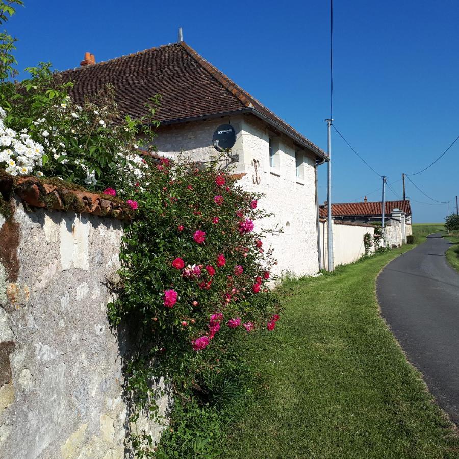 Gite Et Chambres D'Hotes Le Chene Billault Pouant ภายนอก รูปภาพ